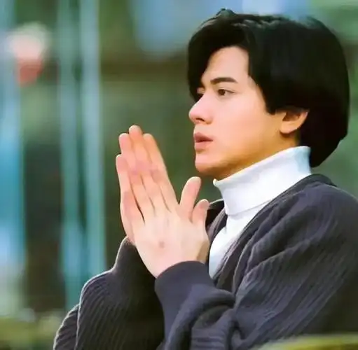 郭富城58岁生图曝光:岁月的痕迹还是男神风采?依旧帅气