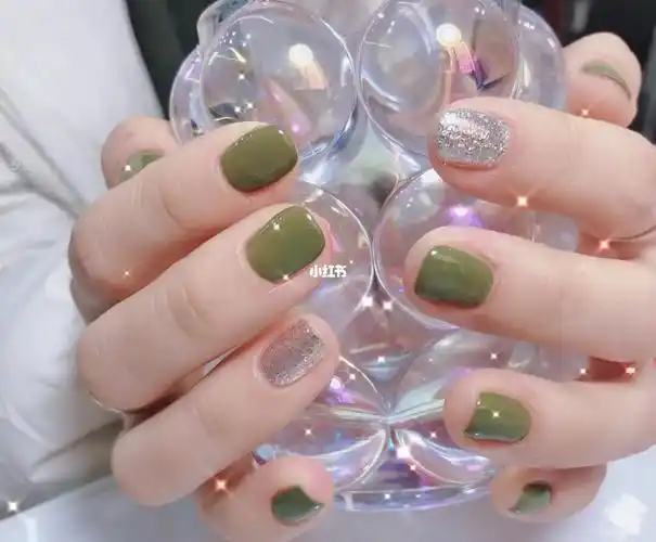 纯色跳色美甲