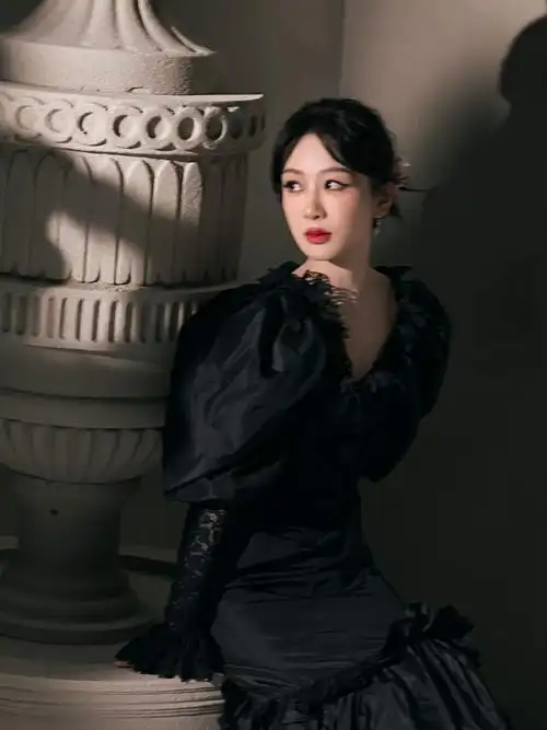 杨紫直播##杨紫黑色高定礼服