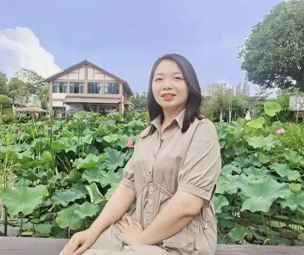 卧佛小学 曾雪莲最美思政工作者候选对象"学高为师,身正为范",她始终