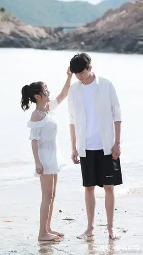 于是便出现了180的男生找160的女生,170的男生找150的女生,最后剩