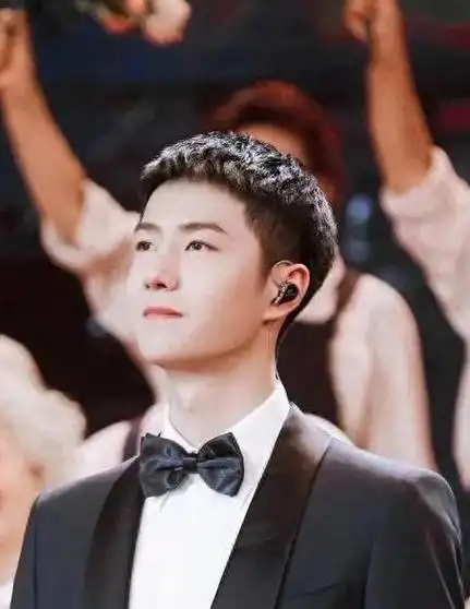 内娱男艺人寸头排名,邓为第3,檀健次第2,杨洋第4王安宇16