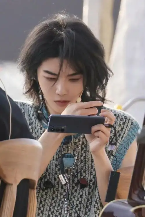 就是硬帅01!    @华晨宇yu