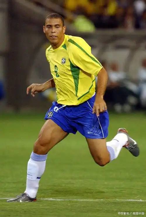 luís nazário de lima),通常被称为罗纳尔多(ronaldo),是巴西足球