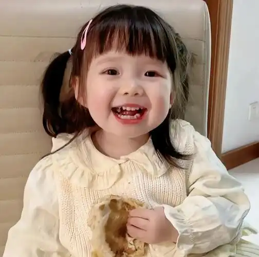 骗你生女儿 #丸子 #治愈系笑容 谁不喜欢!这么可爱的女孩 - 抖音