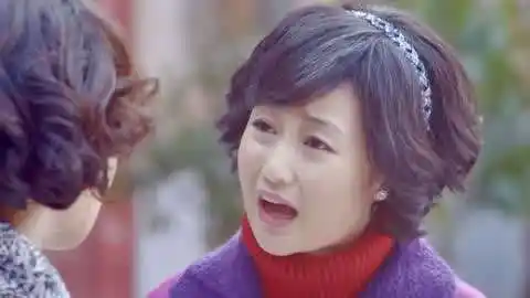 黄大妮张玲玲新店开业竟有人故意捣乱还是得黄大妮摆平