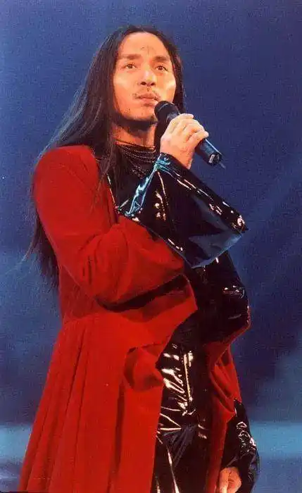 张国荣生前最后一场演唱会,如今看依旧超燃!