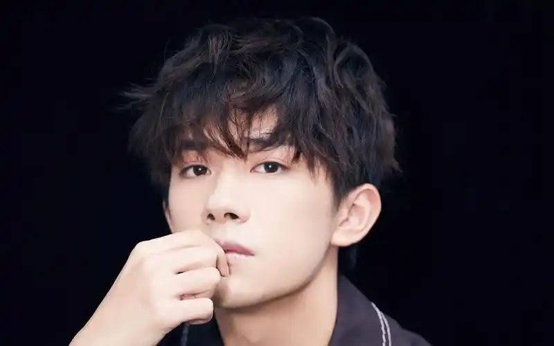 时尚壁纸,易烊千玺,帅气,小鲜肉,时尚,电脑壁纸,壁纸tfboys易烊千玺