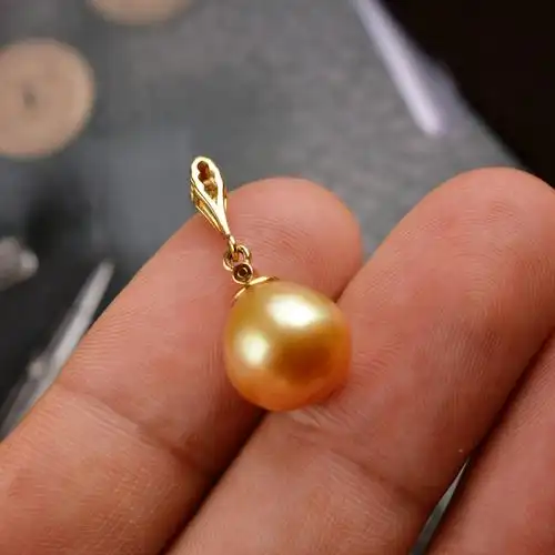 18k金镶天然南洋金珍珠吊坠
