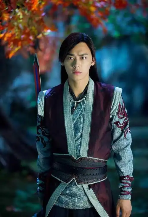 提起李易峰,大家都知道,他是靠古装仙侠剧而走红的.