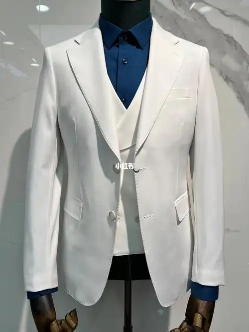 白色男士两扣西装套装
