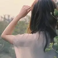 唯美白衬衫女生头像