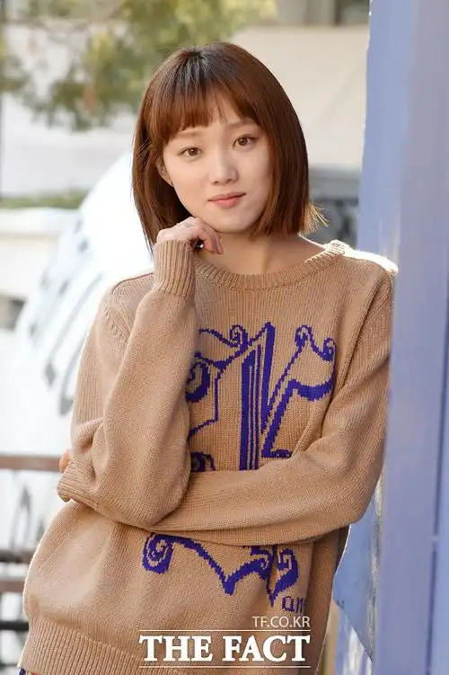 李圣经无视寒流的清爽微笑