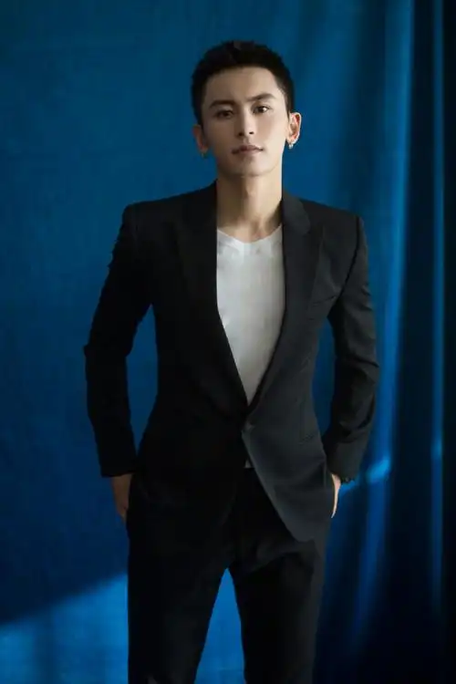 明星,小鲜肉,写真,高清,帅气,演员,帅哥,张哲瀚