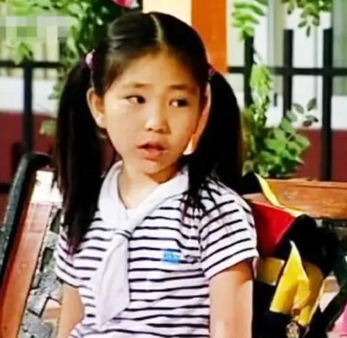 《家有儿女》里的朵朵,这姑娘长开了,清纯可人!