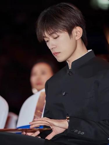 易烊千玺同款国潮春秋新中式夹克休闲小西服立领外套改良中山装男