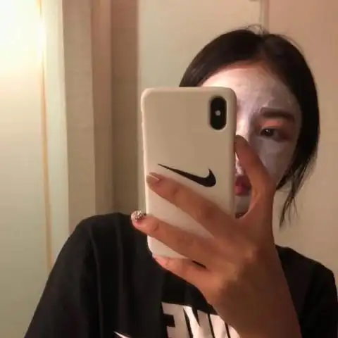 qq头像女生拿手机超清好看的女生拿手机qq头像图片