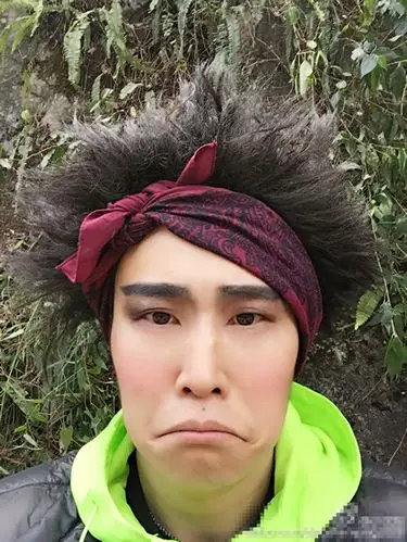 小沈阳感恩节晒丑照 明星恶搞犯二照盘点