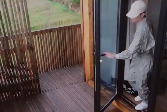 马伯骞晒家中豪宅,豪华程度让范丞丞都咂舌,难怪能和杨幂成朋友