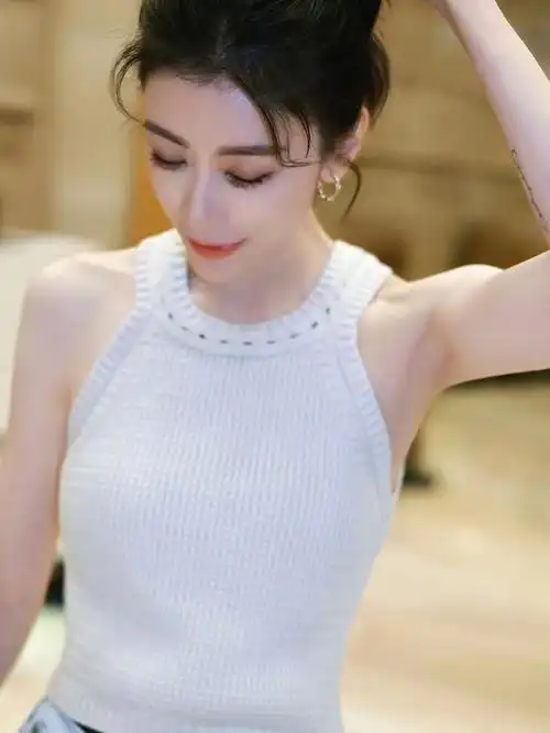 浪姐贾静雯同款米白色吊带背心夏季辣妹纯欲风短款紧身显瘦上衣女