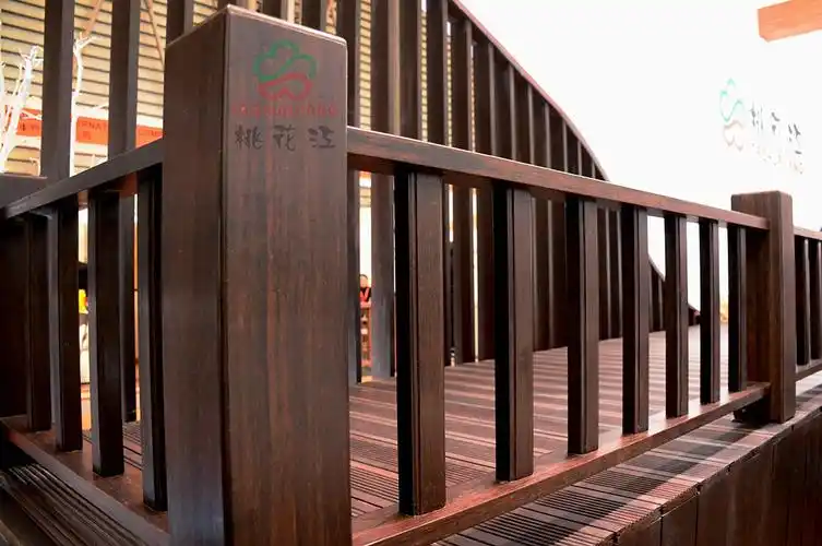 户外重竹扶手-户外浅炭防腐竹材-湖南桃花江竹材-户外高炭防腐竹地板,