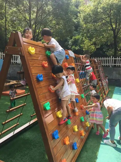 可爱的苗苗班宝贝第一周幼儿园生活