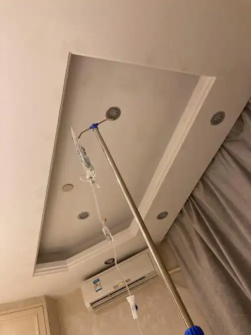 吊水的手也痛,痛,难受,瘫在床上,应该大家都这样?