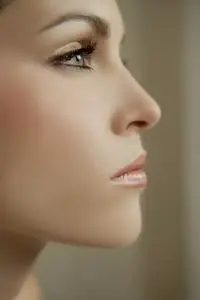 正侧面人像图片