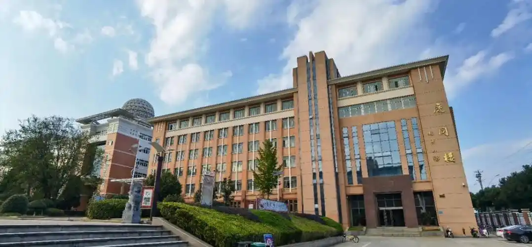 p>安徽省太湖中学创建于1906年,原名 a target="_blank" href="/item