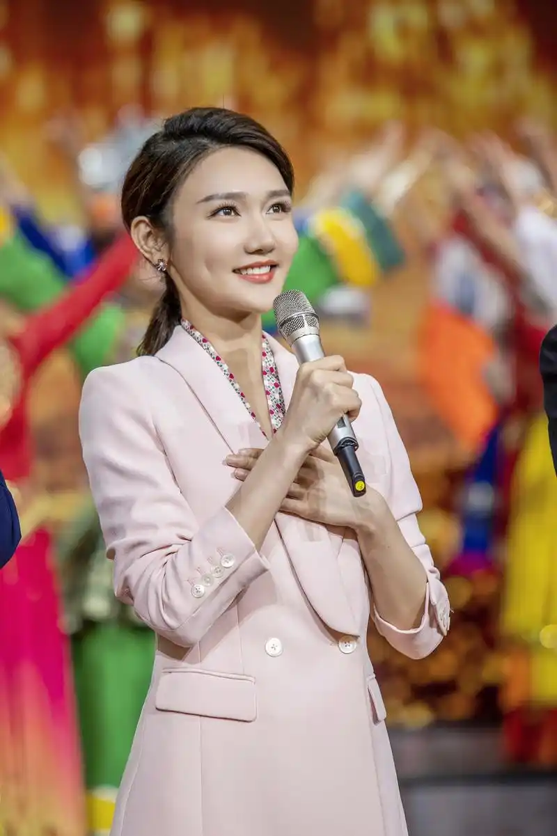 中央电视台第二届"十佳"电视主持人揭晓,康辉,撒贝宁在列