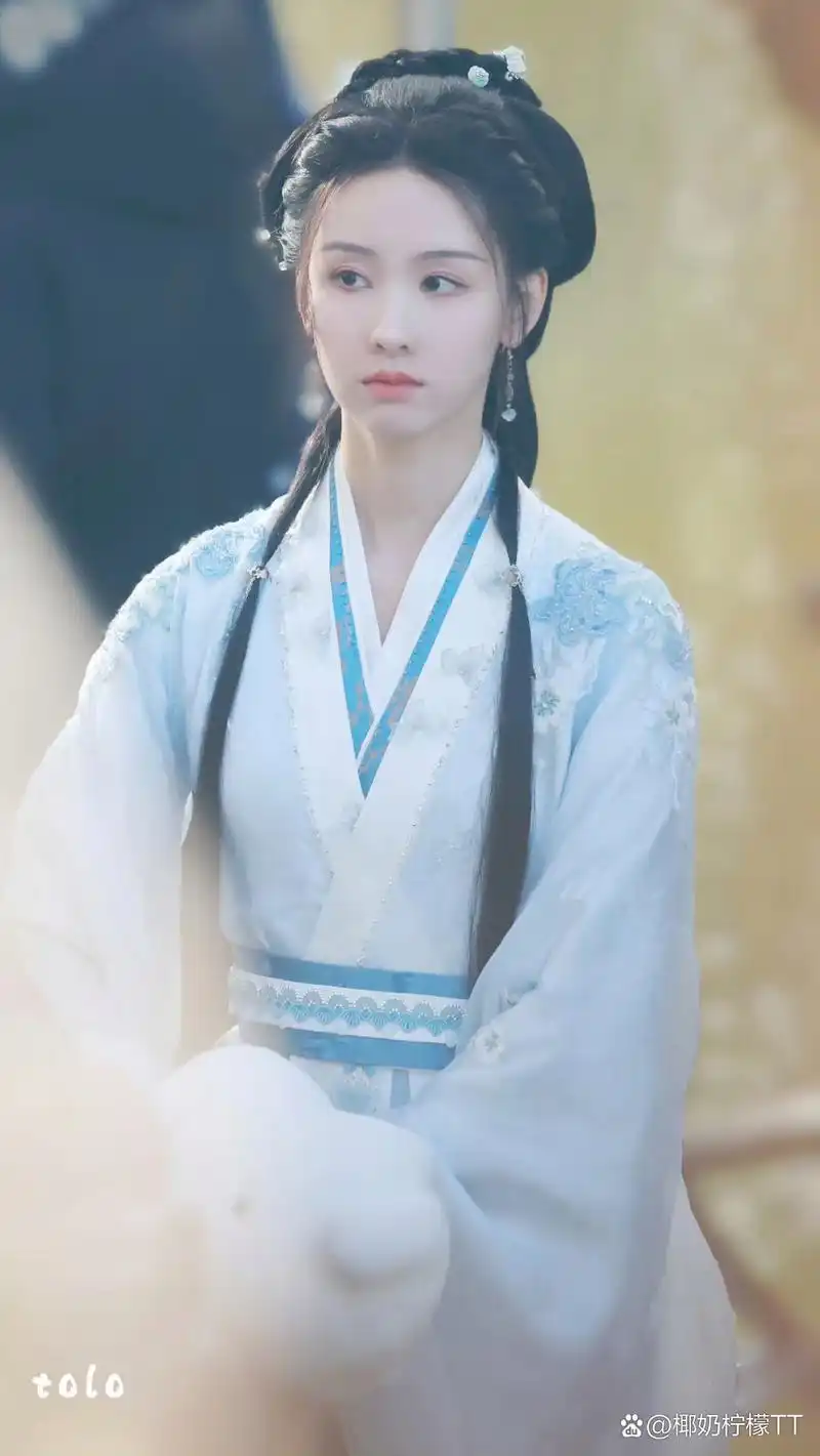 真的好像一只可爱兔兔呀#陈都灵# #大梦归离# #电视剧# #女明星