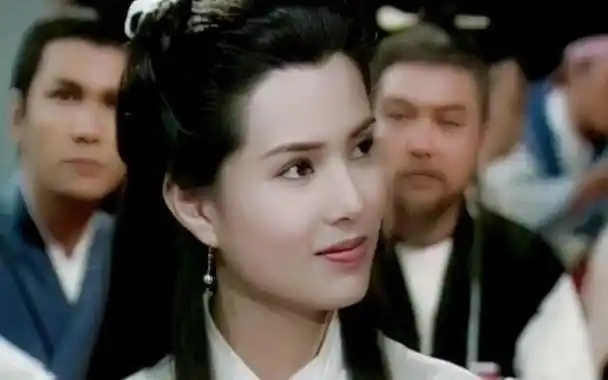 凭"小龙女"一角走红,"身材傲人"的李若彤,为何仍单身一人?