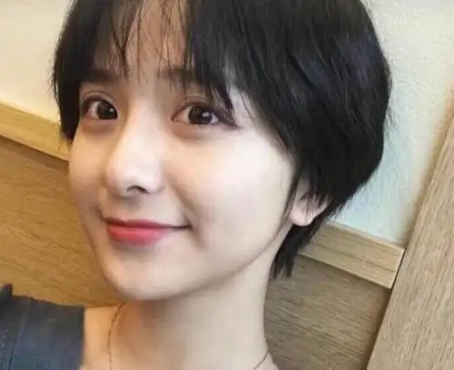 不烫,不染,无刘海的超短发你体验过吗?第三款相当霸气,给力