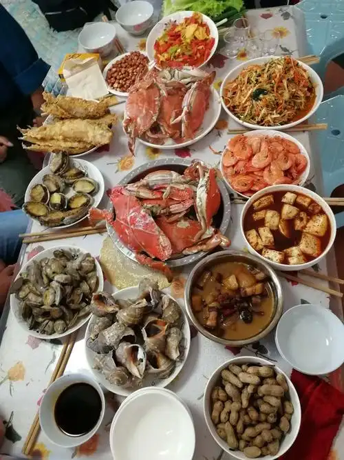 一桌海鲜大餐_海鲜_美食_美食展示_普通美食展示海鲜大餐 - 知乎美味
