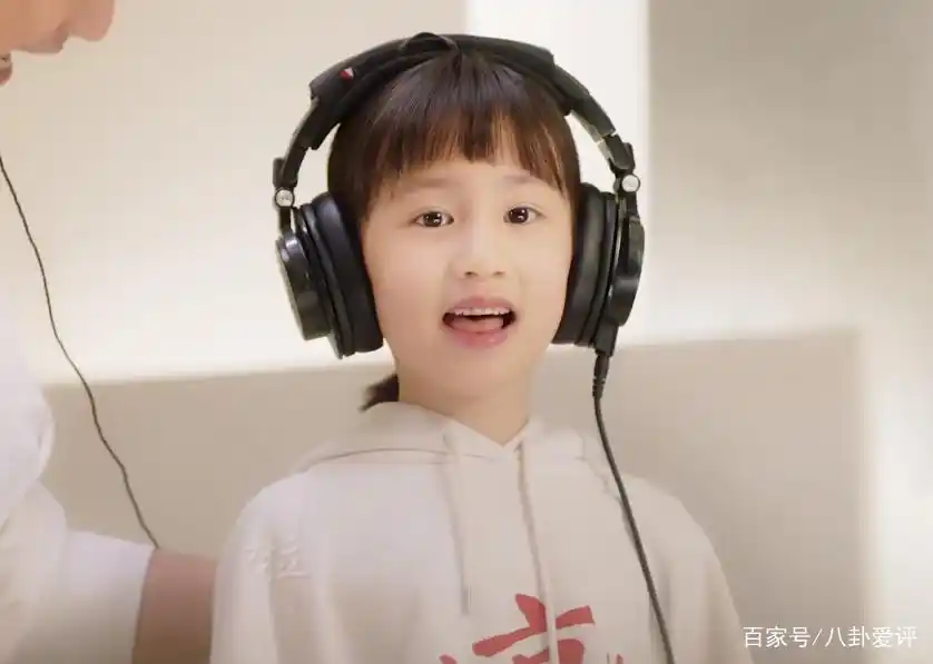 黄磊带小女儿拍mv,9岁黄少艾颜值成焦点,不进娱乐圈可惜了