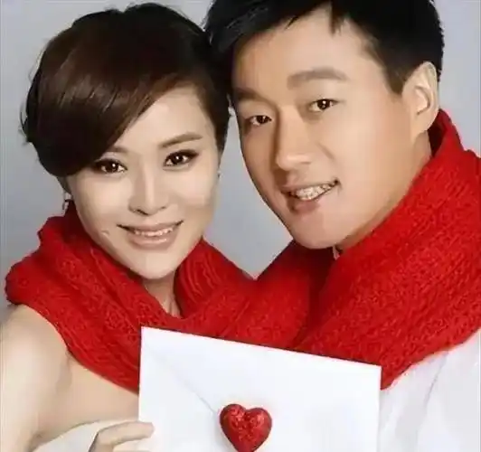 让老师8年生3孩子,如今一家五口其乐融融_佟大为_关悦_妻子