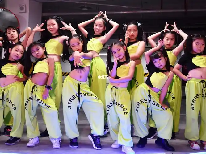 美丽能让每一个女孩更加自信快乐大方可爱95#成都少儿街舞爵士舞