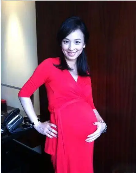 姚晨母亲节首晒大肚照 图揭娱乐圈女星怀孕照(全文)