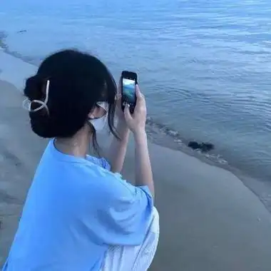 真人/蓝色系ins女头-女生头像 - 壁纸之家