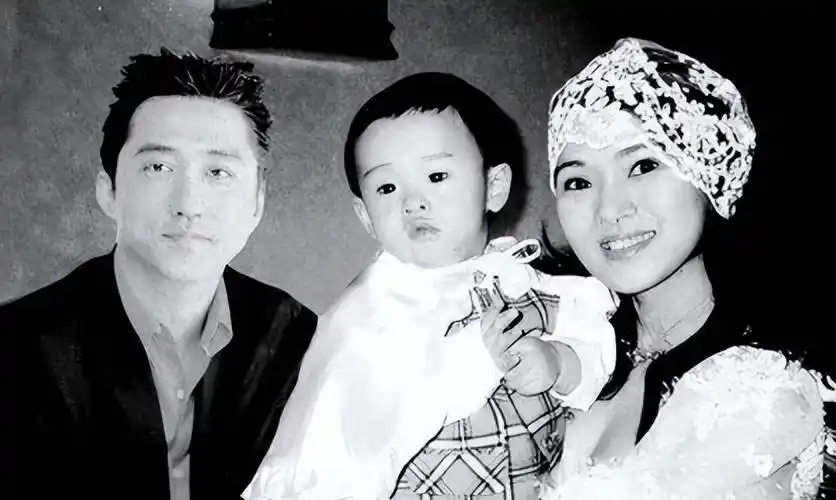 放弃阔太生活,让庾澄庆念念不忘,55岁的伊能静开始直播带货_秦昊_感情