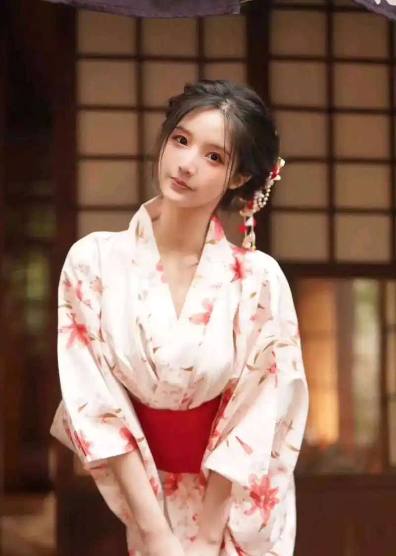 网传"橙子喵酱"卖淫被抓,称赚够2000万就在上海躺一辈子!