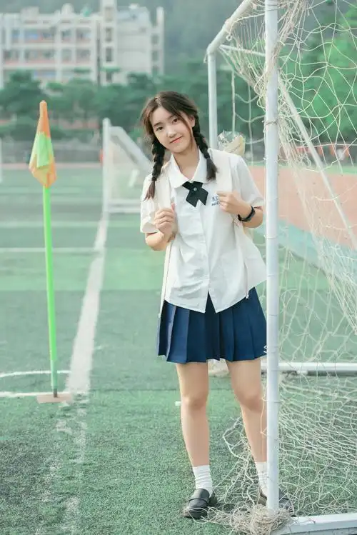 泰国校服 人像摄影 青春校园 小清新 双麻花辫子