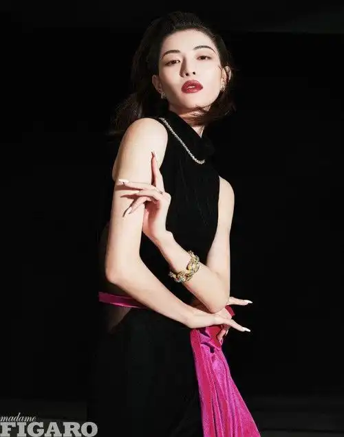 钟楚曦费加罗四月刊封面人物