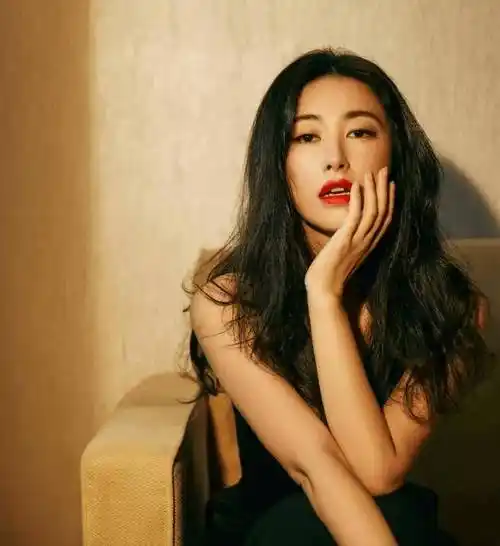 《玫瑰的故事》蒂娜:看过朱珠的人生,原来她才是现实版"玫瑰"