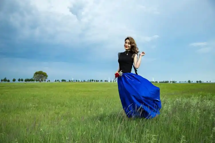 做一个心中有爱;的阳光女人.