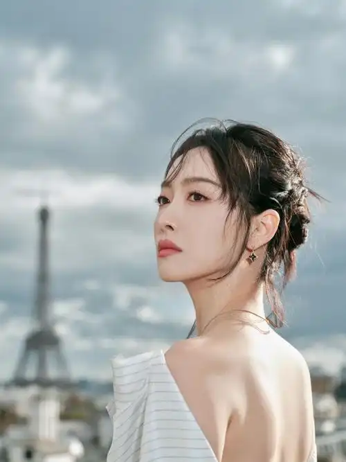 lv秋冬24女装秀##宋茜巴黎时装周