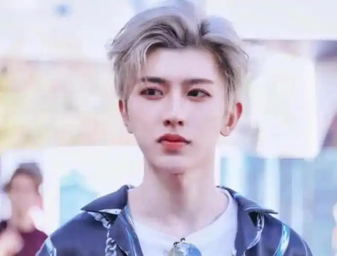 蔡徐坤说最小娶05年的