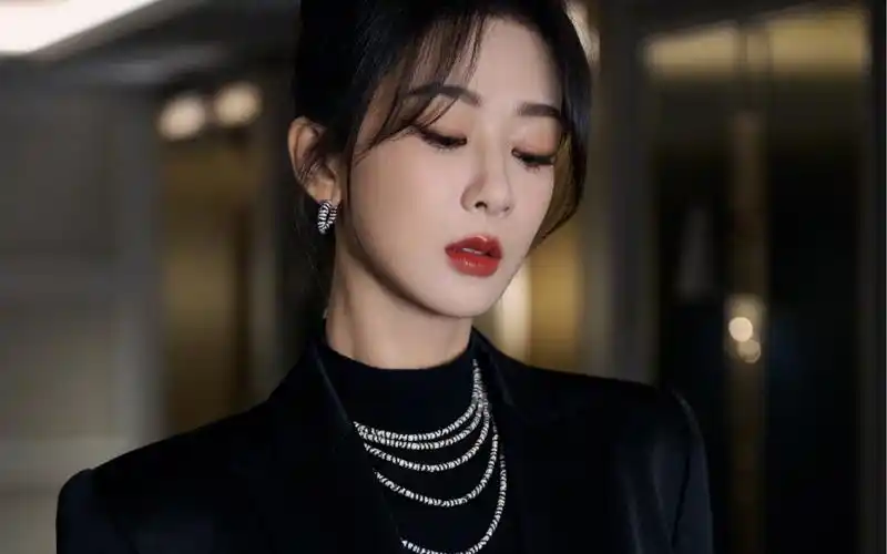 杨紫星光大赏第三套look!杨总出街啦!美爆啦!