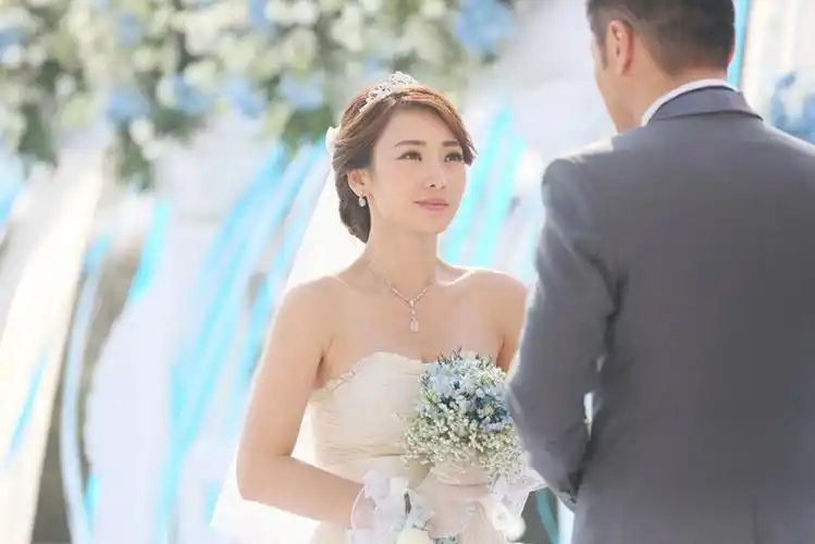 《咱们结婚吧》迎来大团圆结局,在甜蜜的婚礼进行曲中,高圆圆,柳岩这