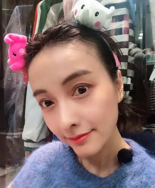 吴昕缺席元宵晚会后,首晒素颜照,一句话表明现状,打破网友猜测